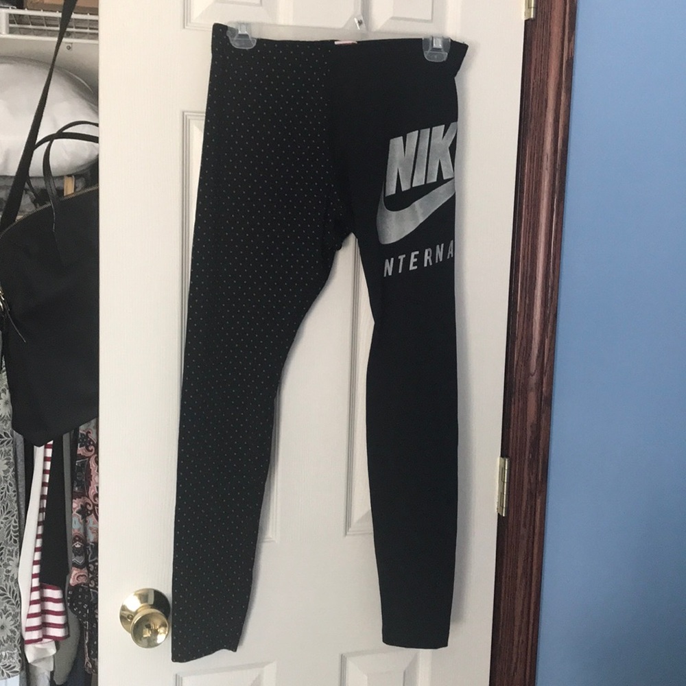 Nike leggings size Medium